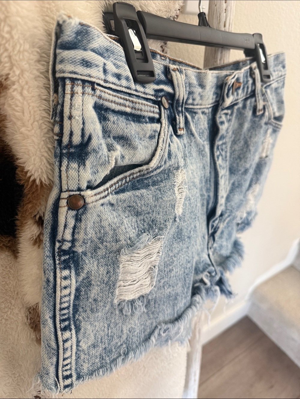 Wrangler Acid Wash Blue Denim Jean Shorts - Picture 7 of 8